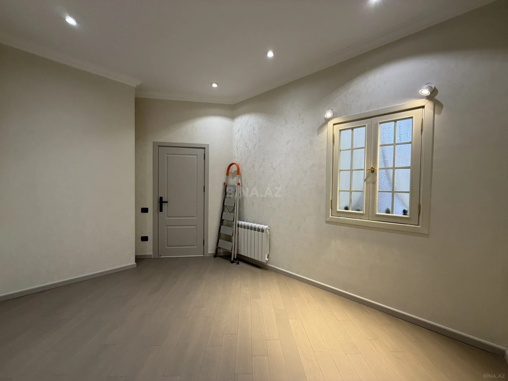 Satılır 3 otaqlı mənzil 104 m²