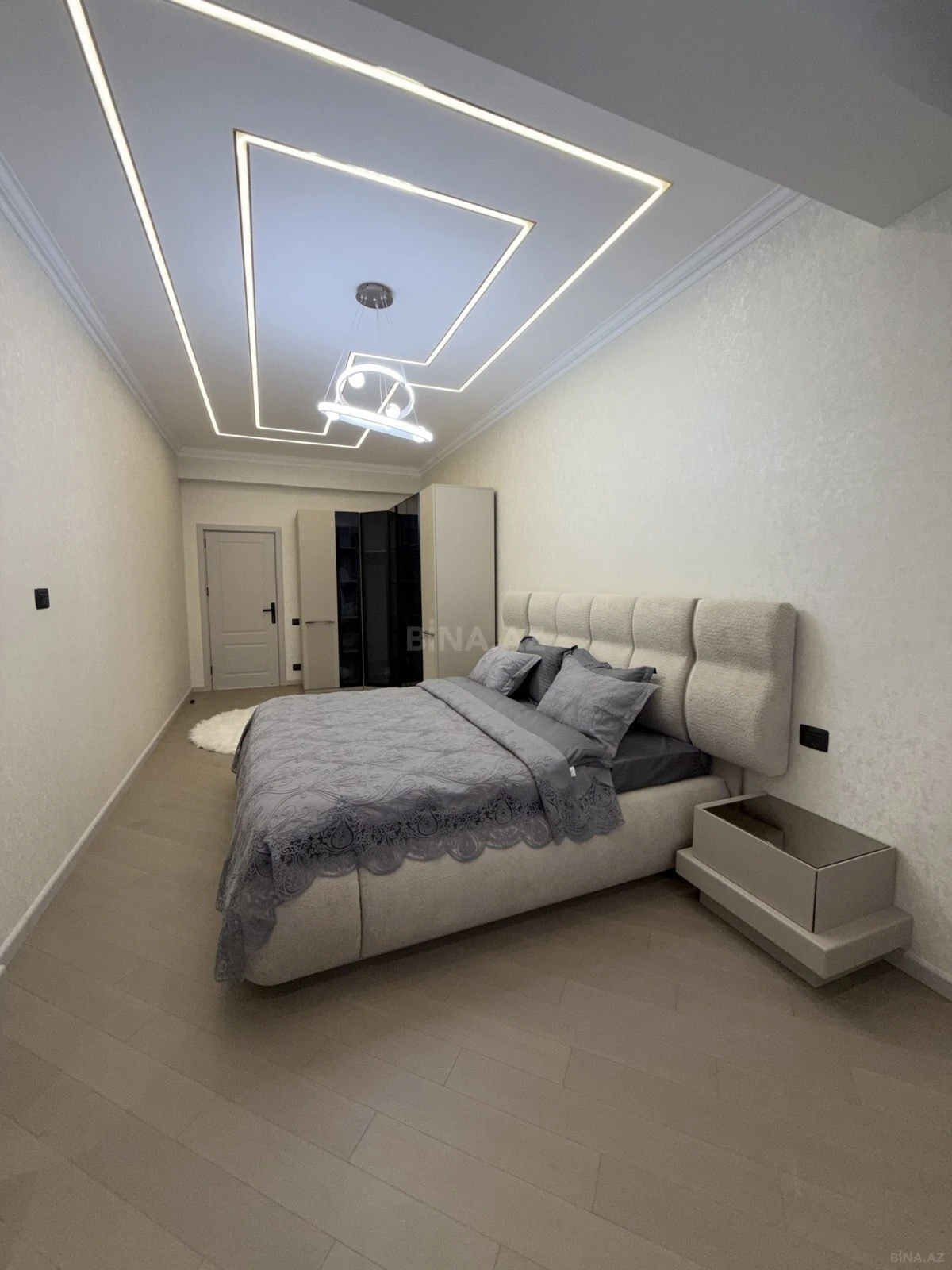 Satılır 3 otaqlı mənzil 104 m²