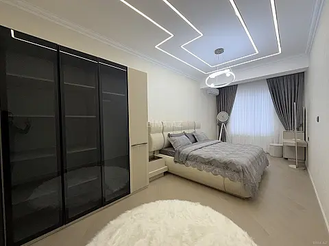 Satılır 3 otaqlı mənzil 104 m²