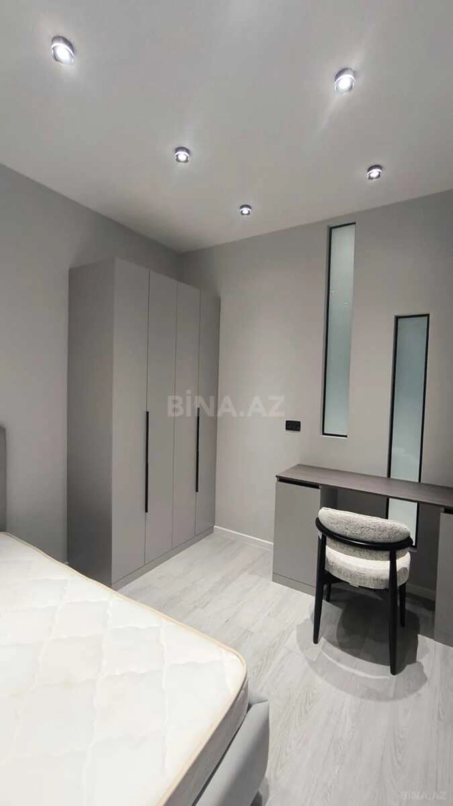 Satılır 3 otaqlı mənzil 92 m²