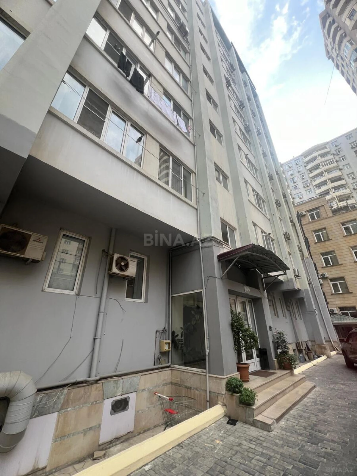 Satılır 2 otaqlı mənzil 115 m²