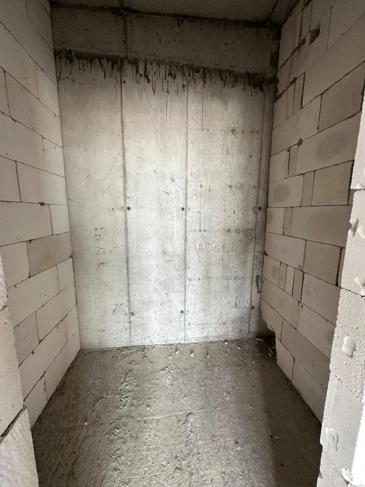 Satılır 2 otaqlı mənzil 115 m²