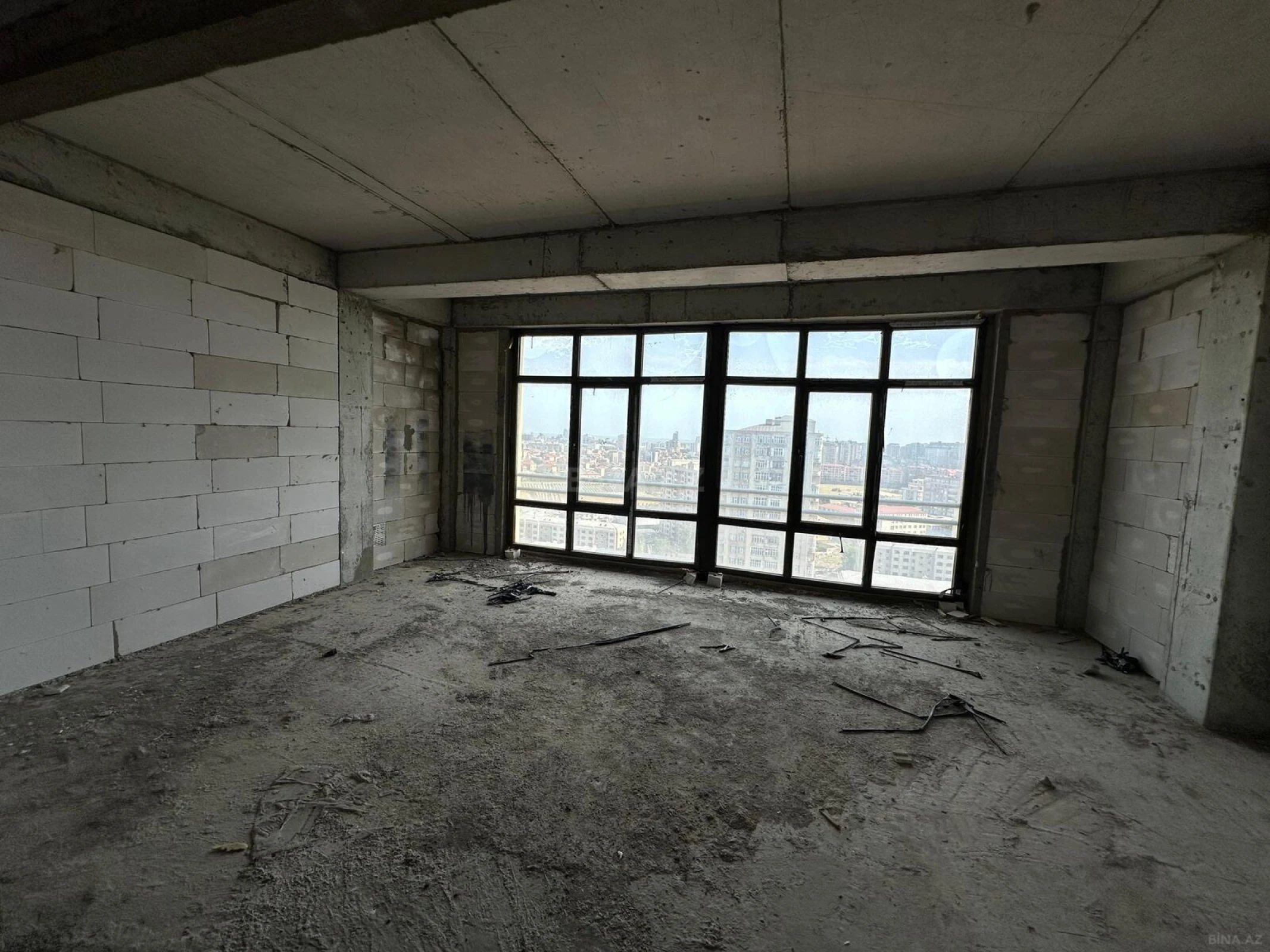 Satılır 2 otaqlı mənzil 115 m²