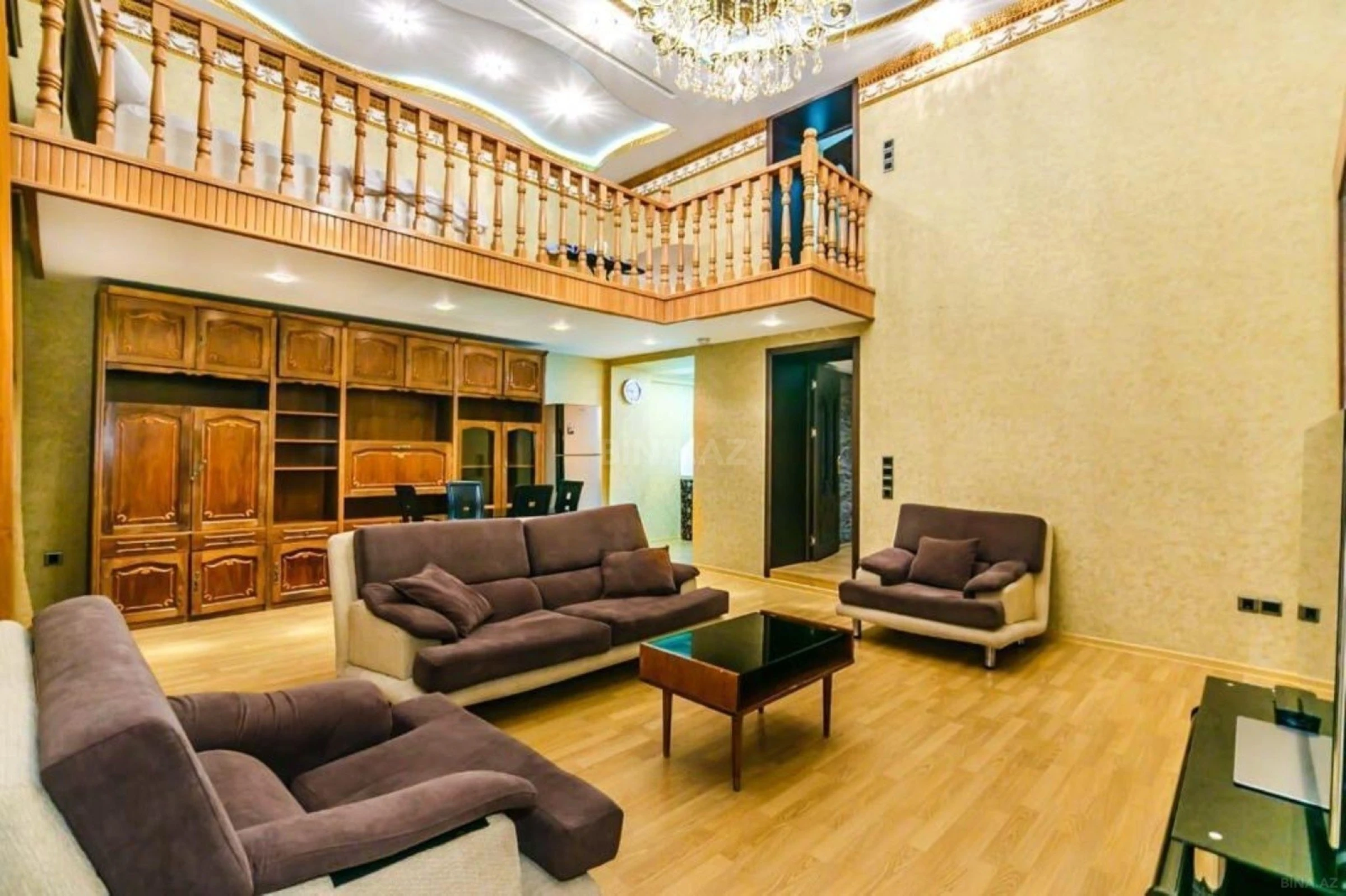 Satılır 4 otaqlı mənzil 100 m²