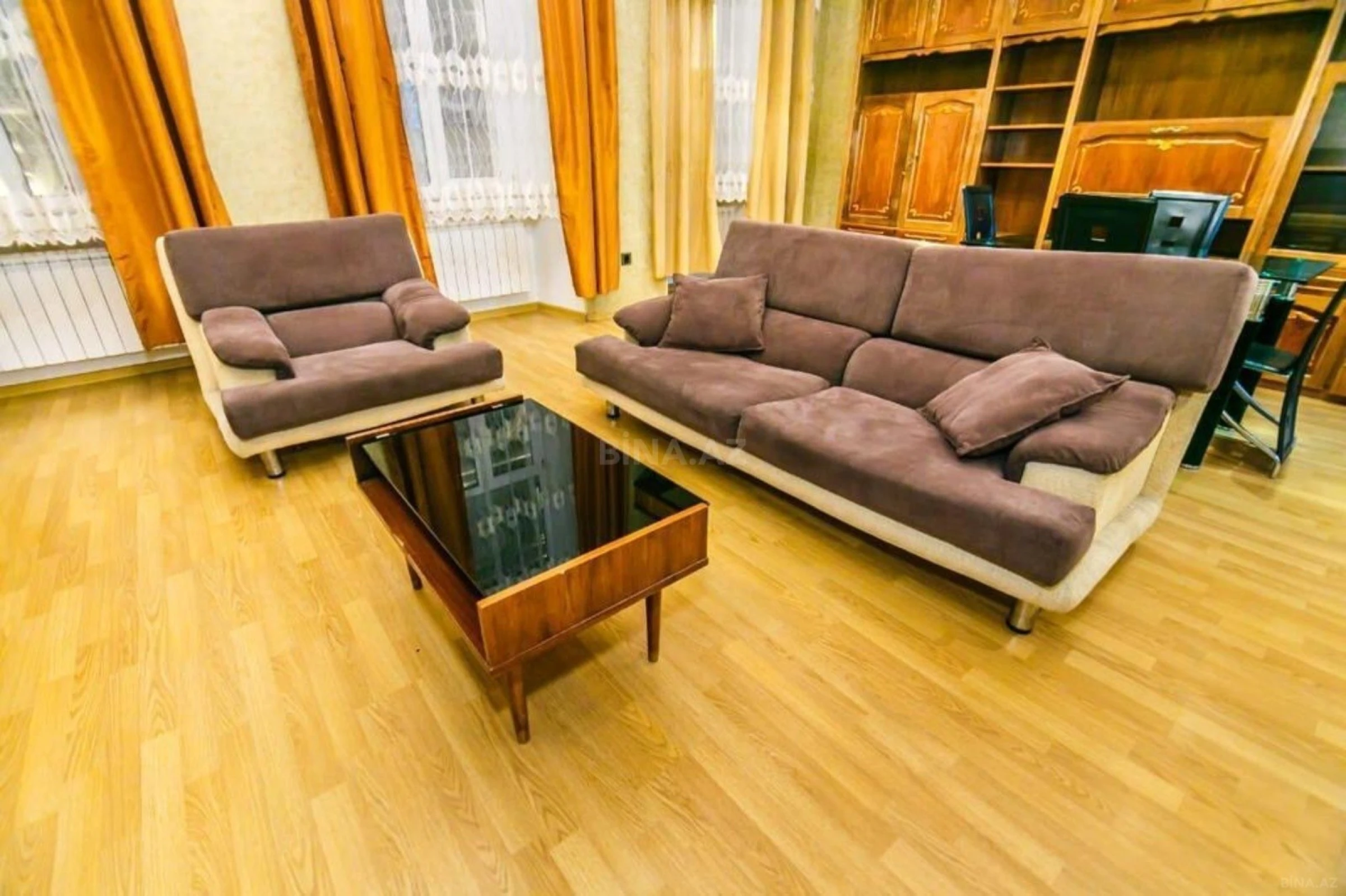 Satılır 4 otaqlı mənzil 100 m²