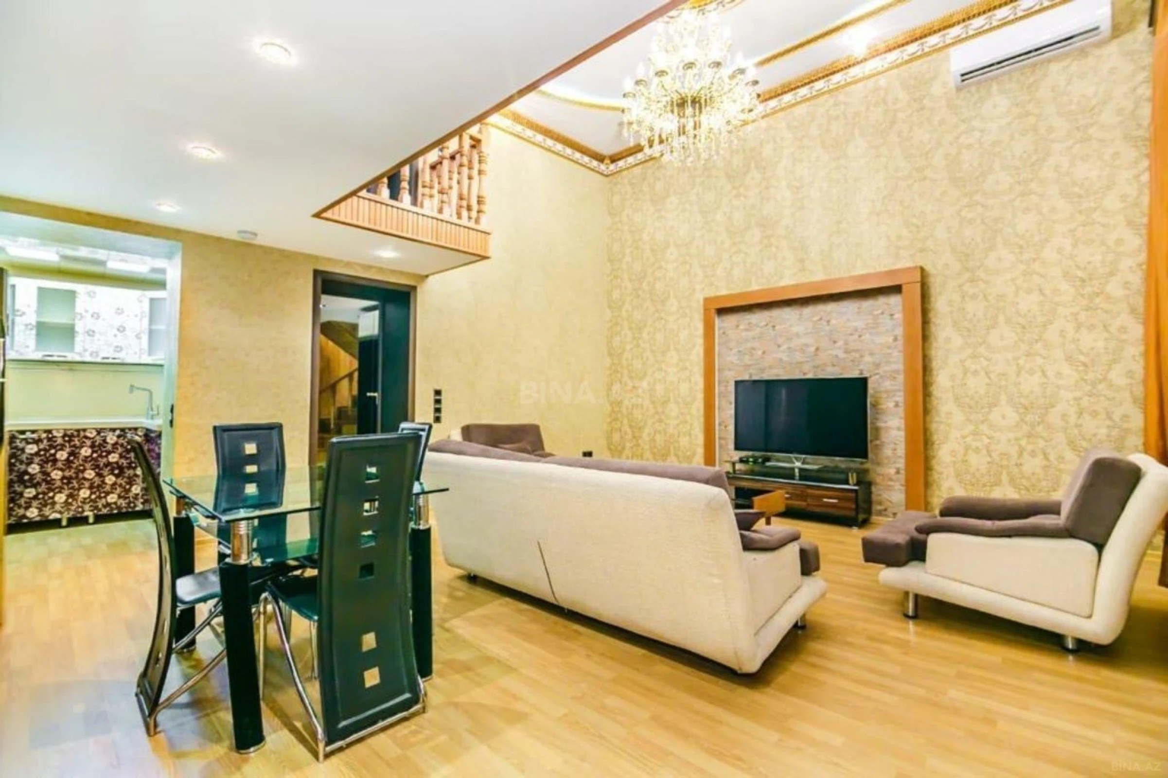 Satılır 4 otaqlı mənzil 100 m²