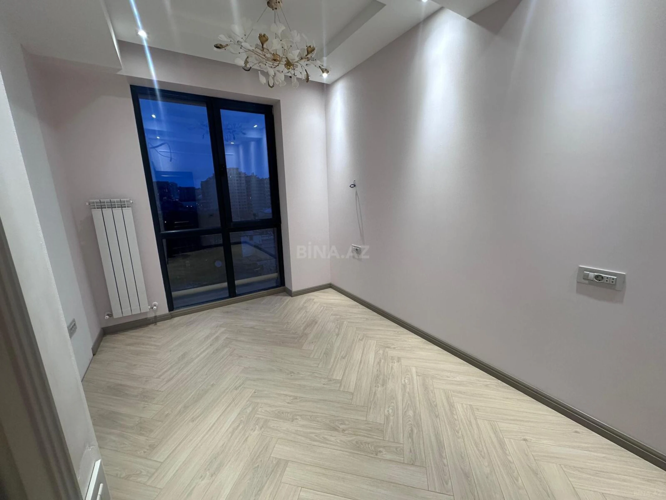 Satılır 4 otaqlı mənzil 129 m²