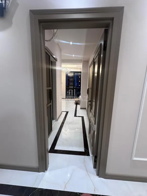 Satılır 4 otaqlı mənzil 129 m²