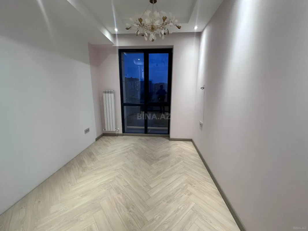 Satılır 4 otaqlı mənzil 129 m²