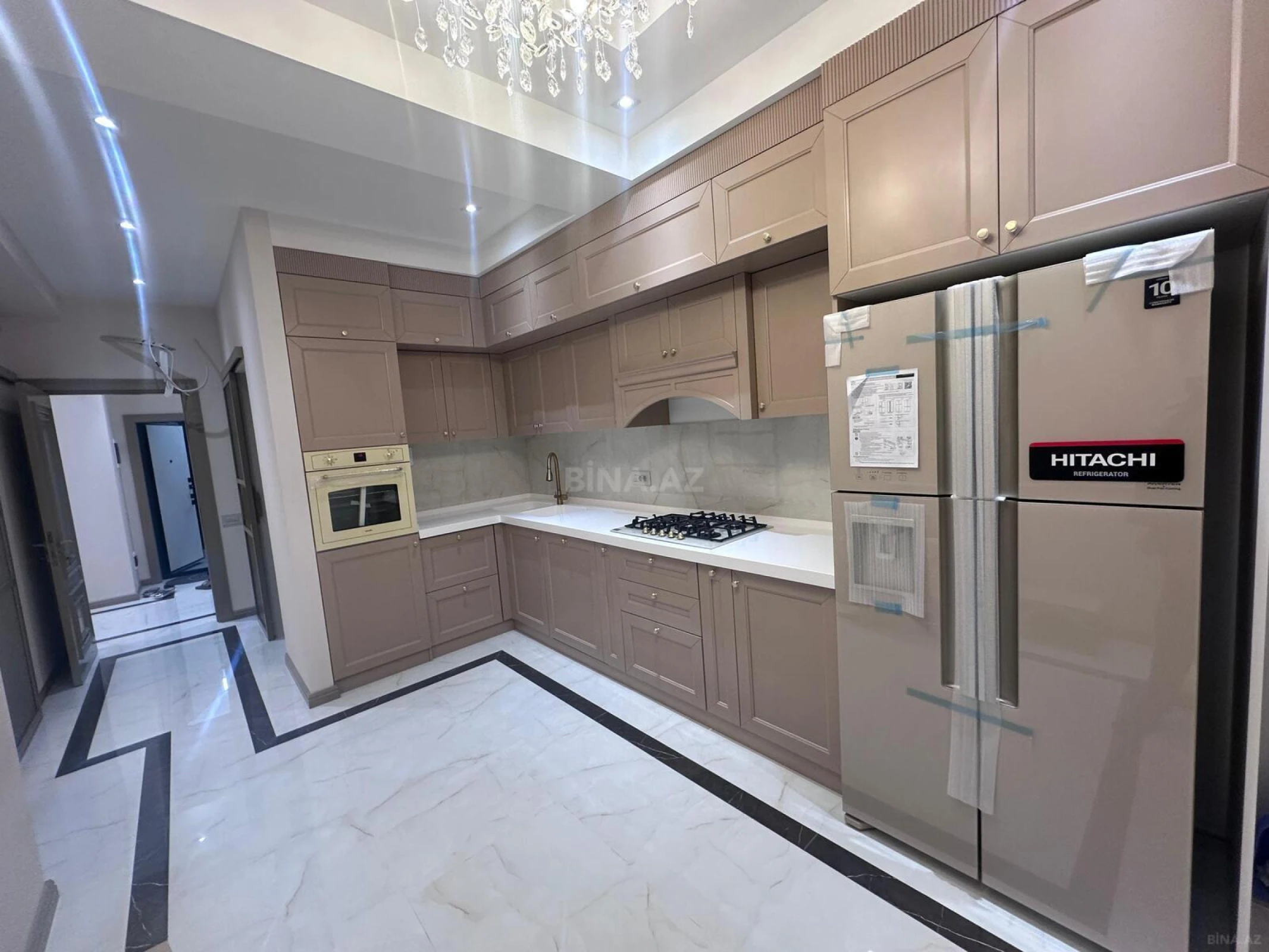 Satılır 4 otaqlı mənzil 129 m²