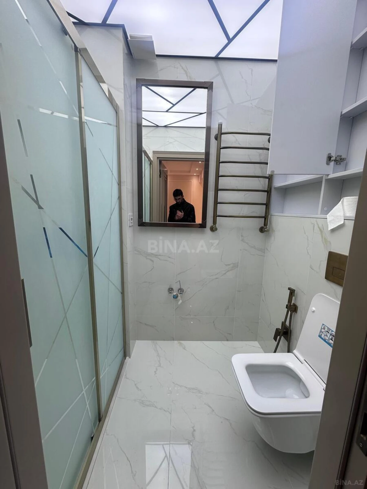 Satılır 4 otaqlı mənzil 129 m²