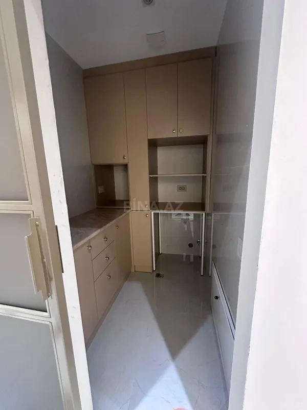 Satılır 4 otaqlı mənzil 129 m²