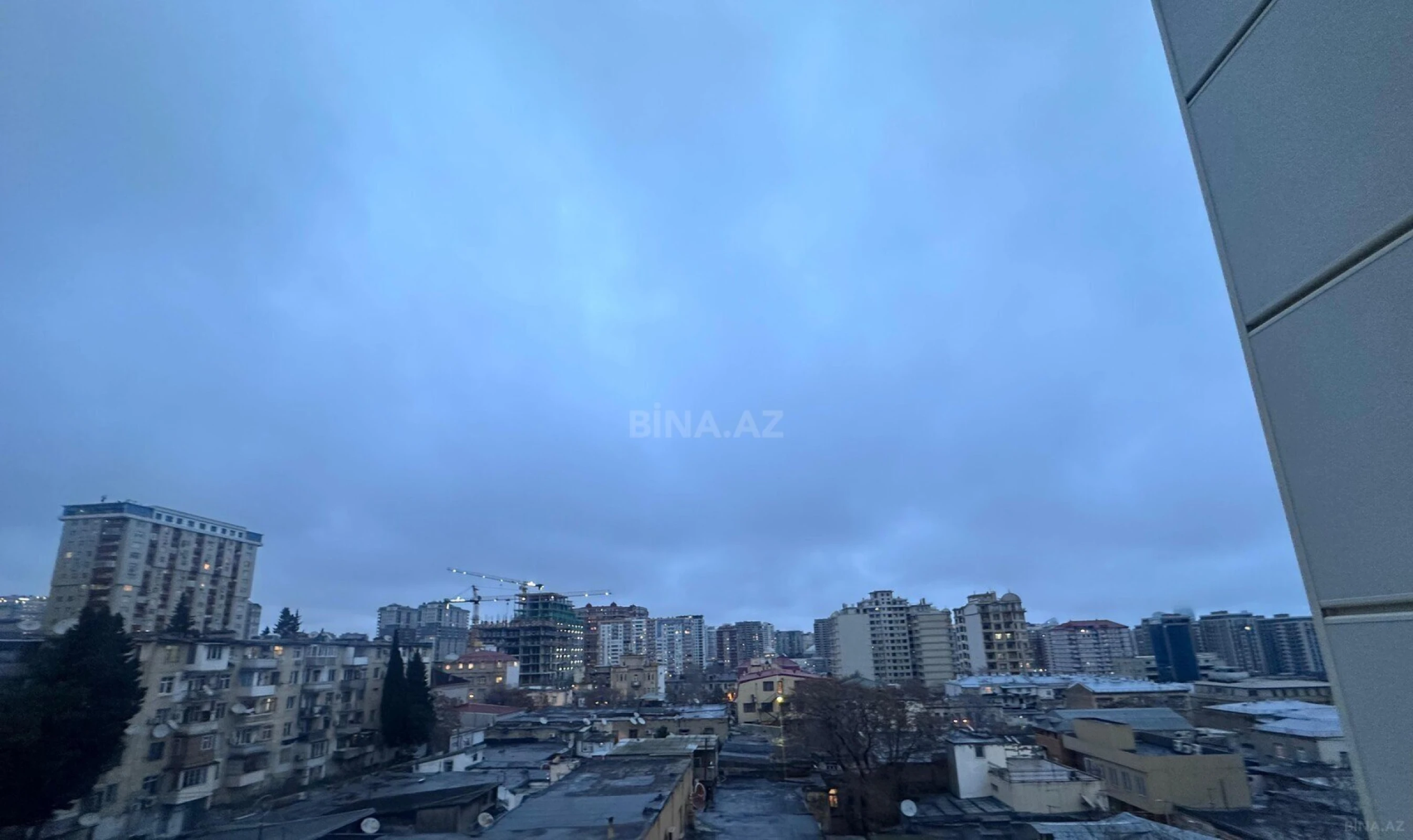 Satılır 4 otaqlı mənzil 129 m²