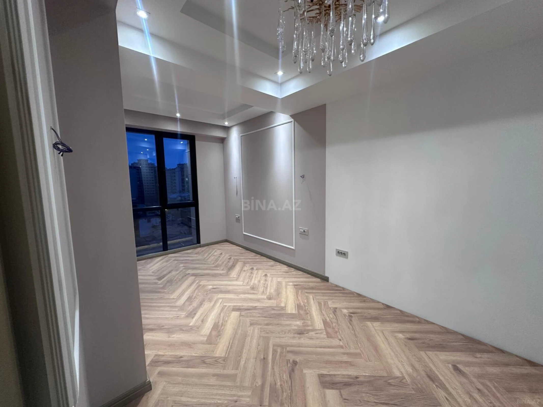 Satılır 4 otaqlı mənzil 129 m²