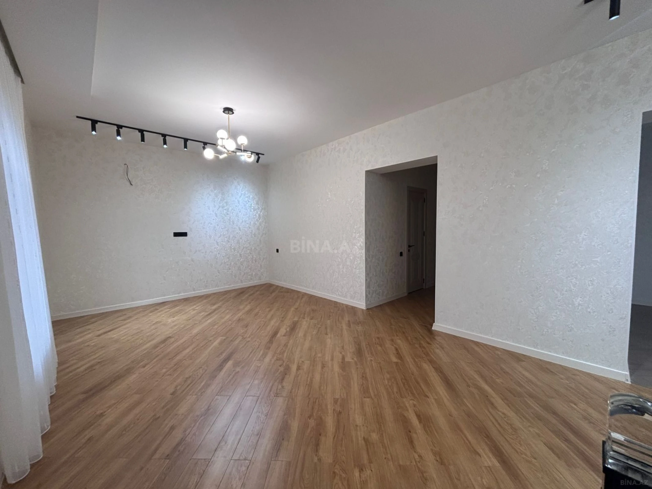 Satılır 8 otaqlı həyət evi 350 m²