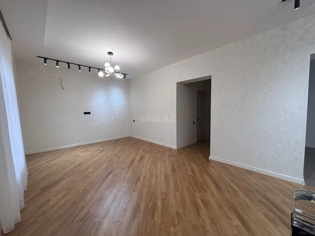 Satılır 8 otaqlı həyət evi 350 m²