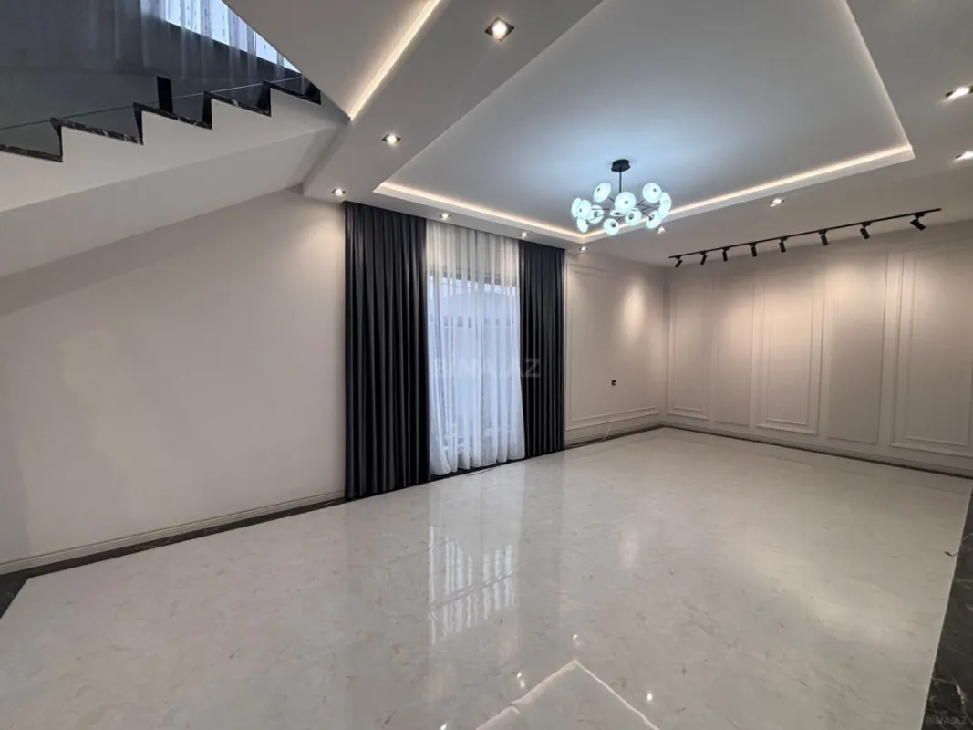 Satılır 8 otaqlı həyət evi 350 m²