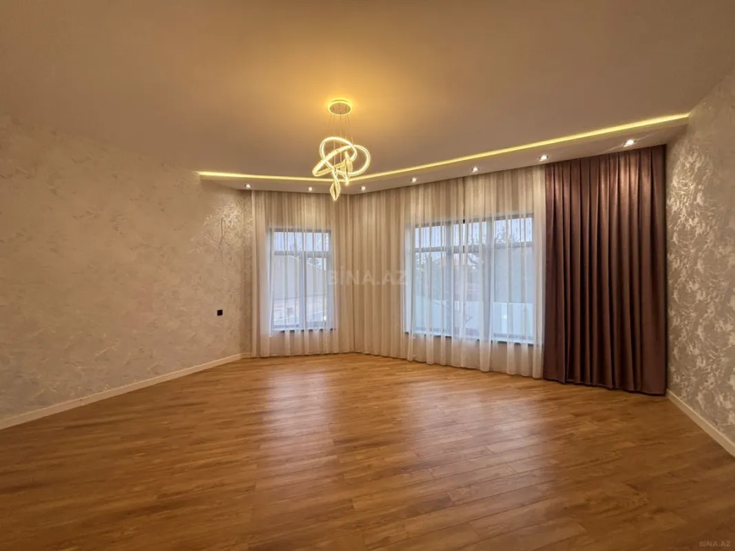 Satılır 8 otaqlı həyət evi 350 m²