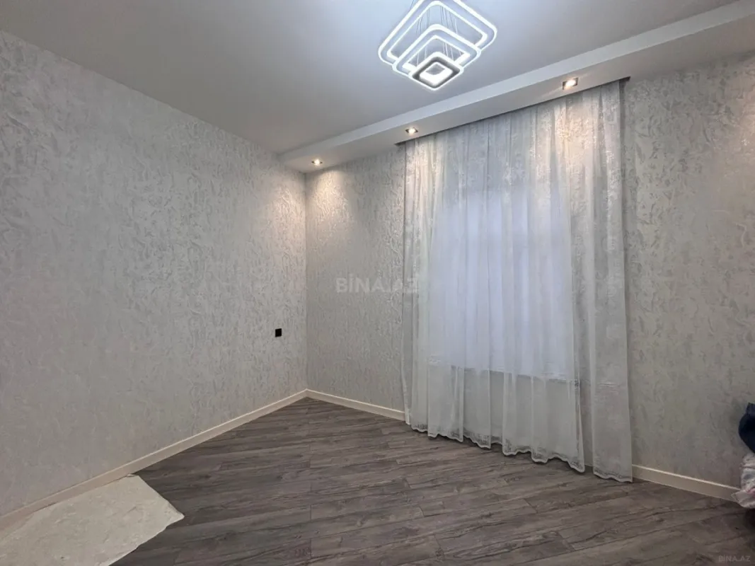 Satılır 8 otaqlı həyət evi 350 m²