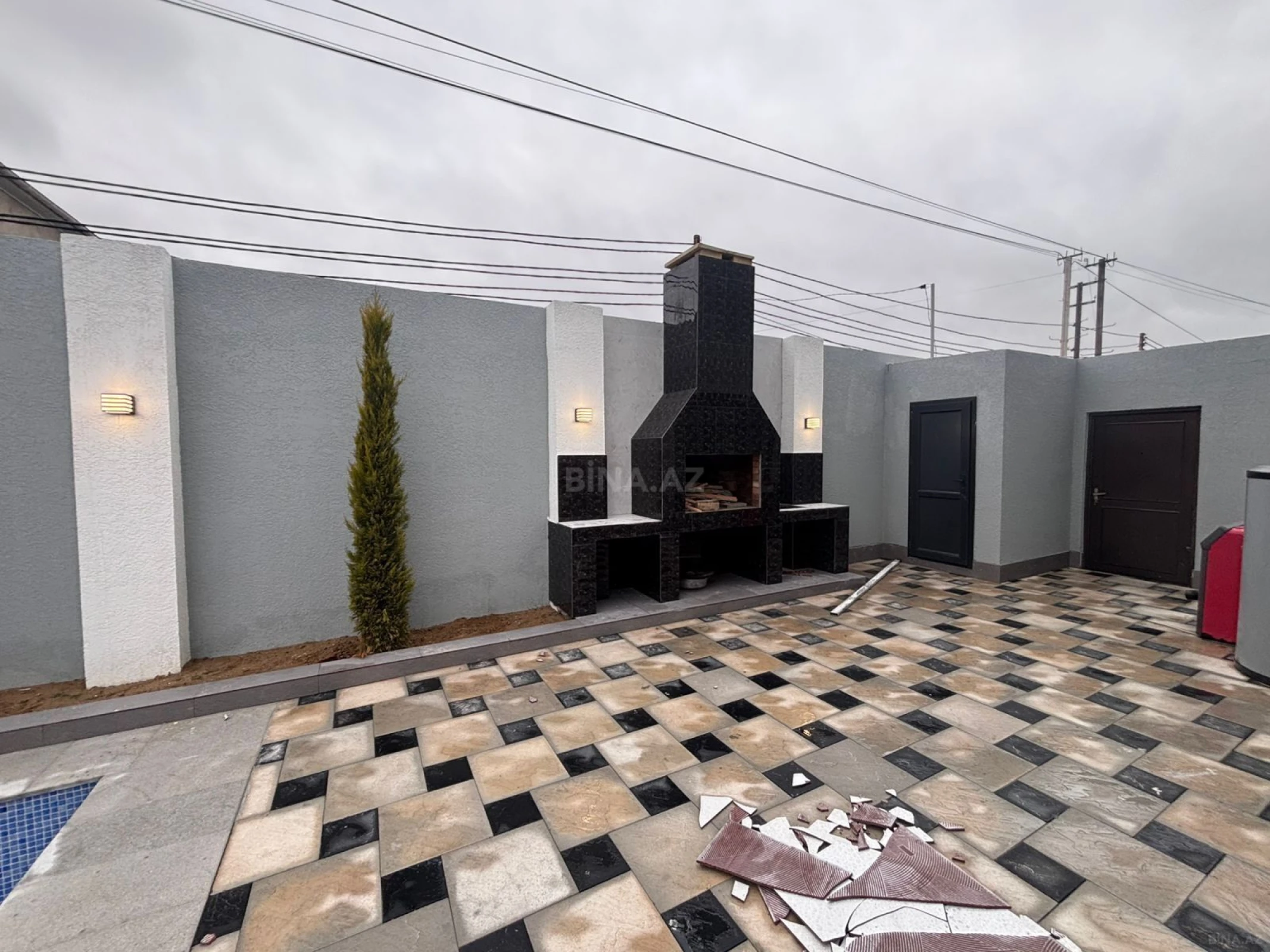 Satılır 8 otaqlı həyət evi 350 m²