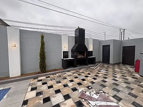 Satılır 8 otaqlı həyət evi 350 m²
