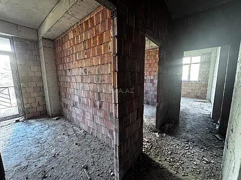 Satılır 2 otaqlı mənzil 67 m²