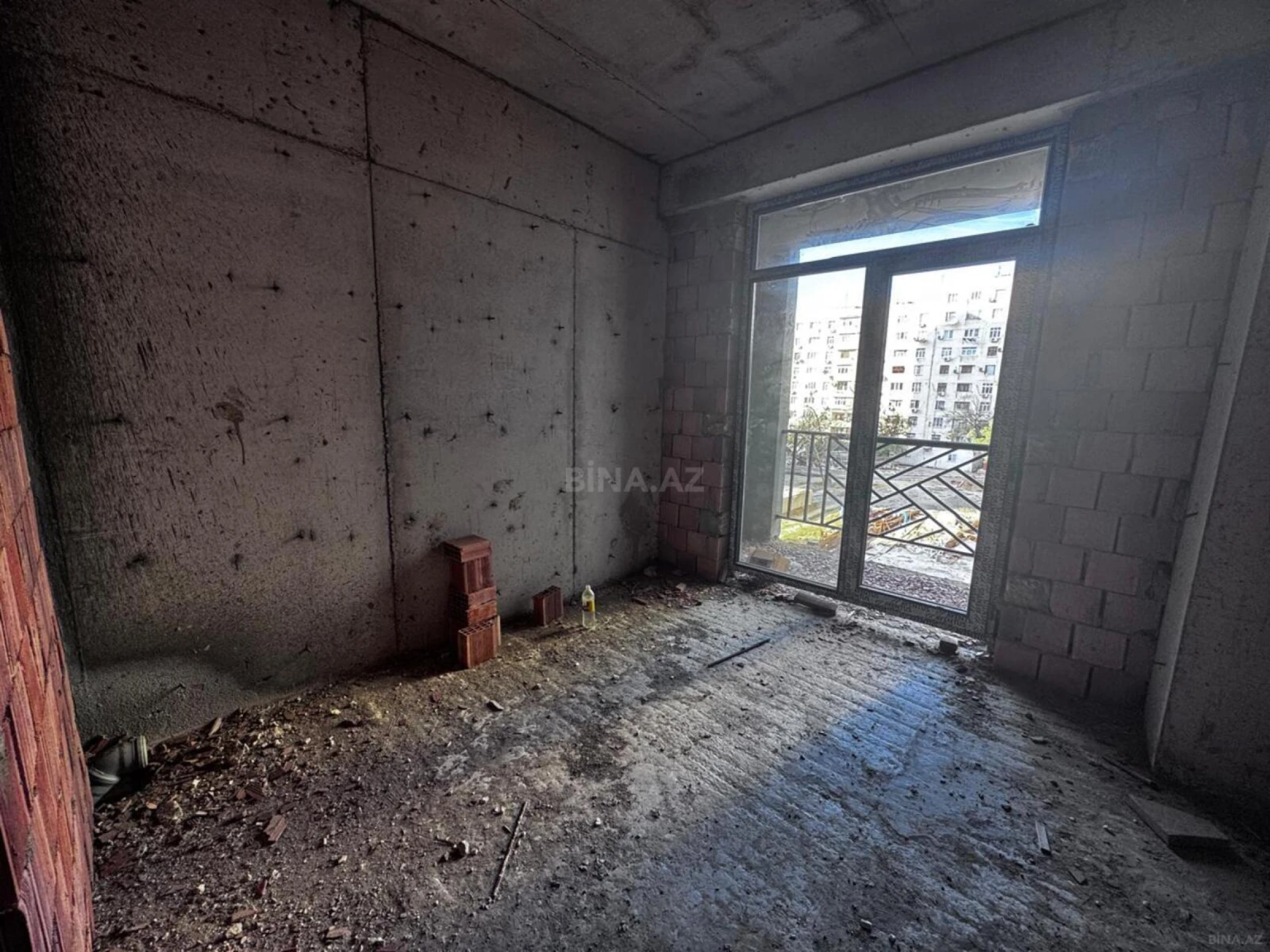 Satılır 2 otaqlı mənzil 67 m²