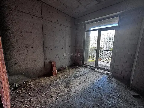 Satılır 2 otaqlı mənzil 67 m²