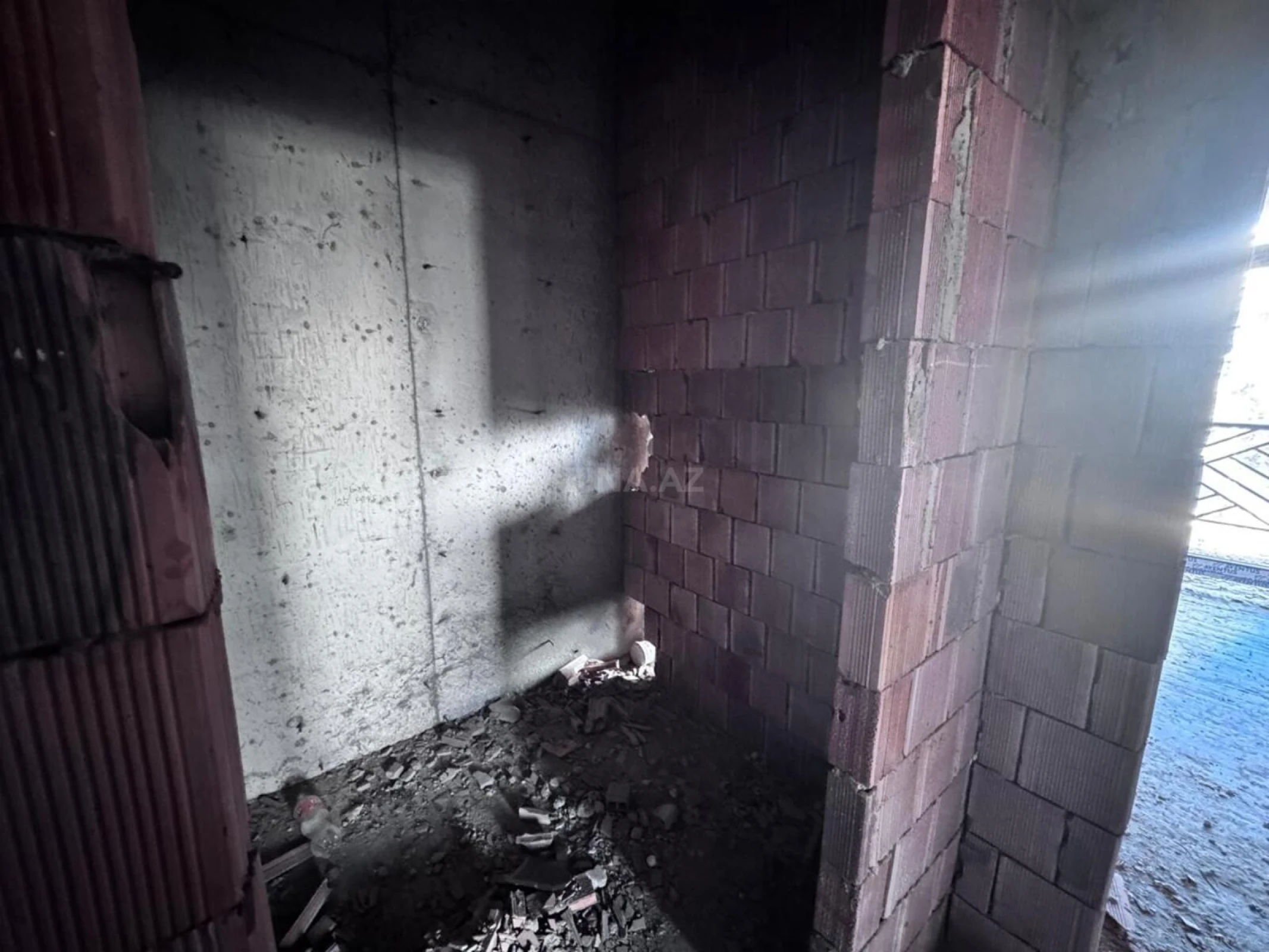 Satılır 2 otaqlı mənzil 67 m²