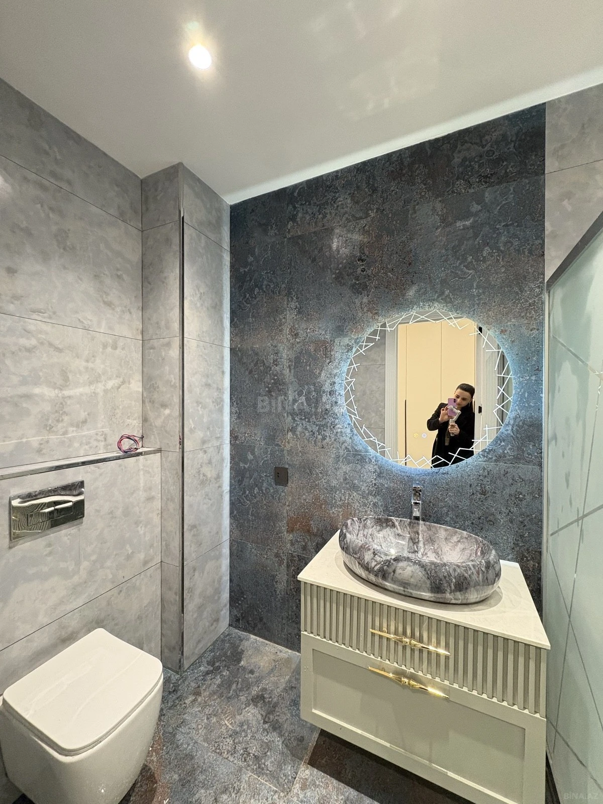 Satılır 3 otaqlı mənzil 96.7 m²