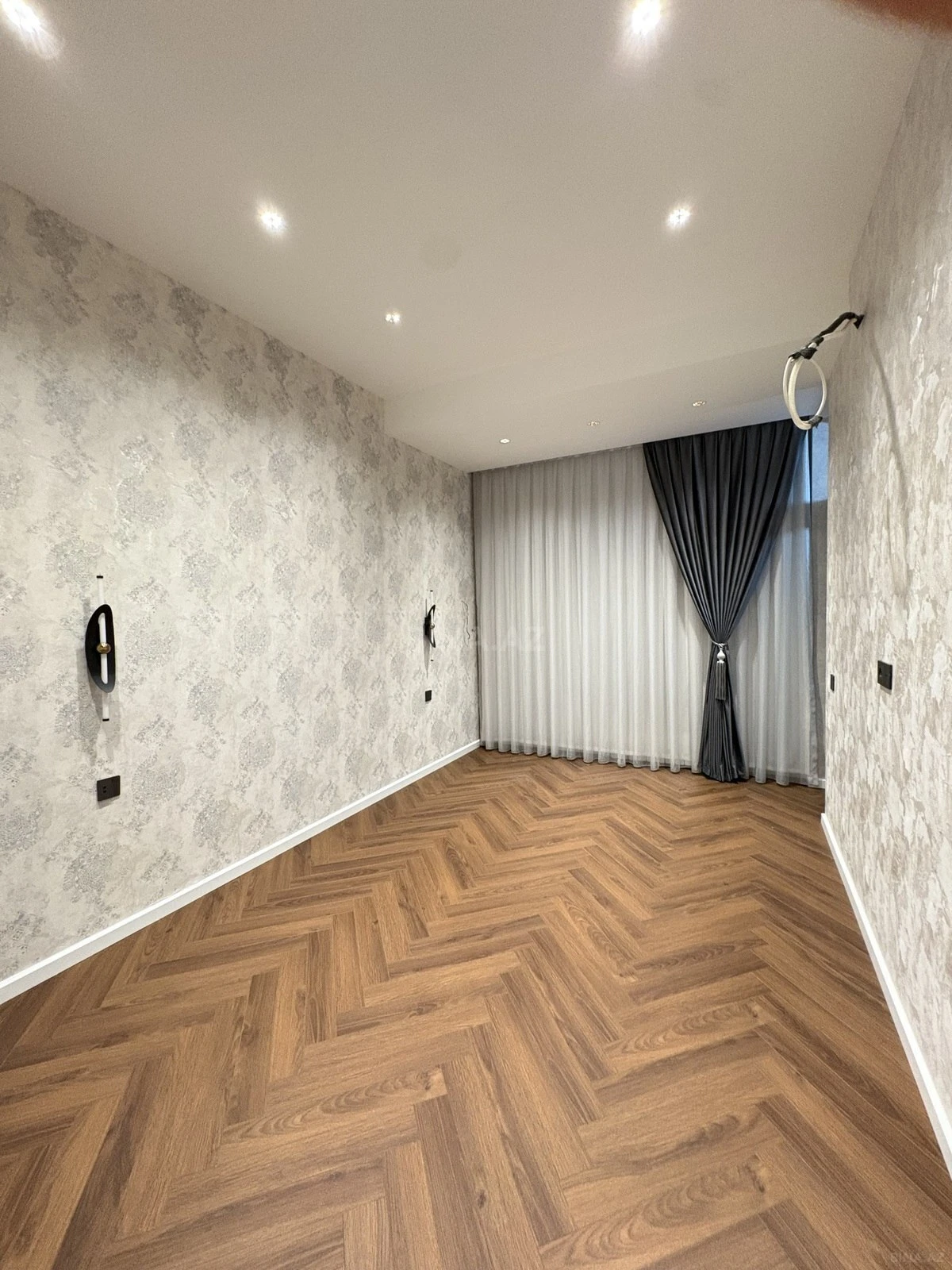 Satılır 3 otaqlı mənzil 96.7 m²