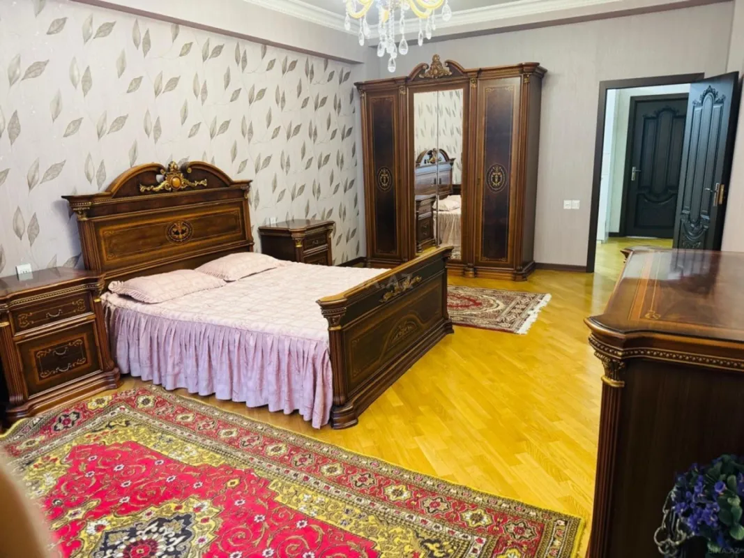 Kirayə verilir 3 otaqlı mənzil 135 m²