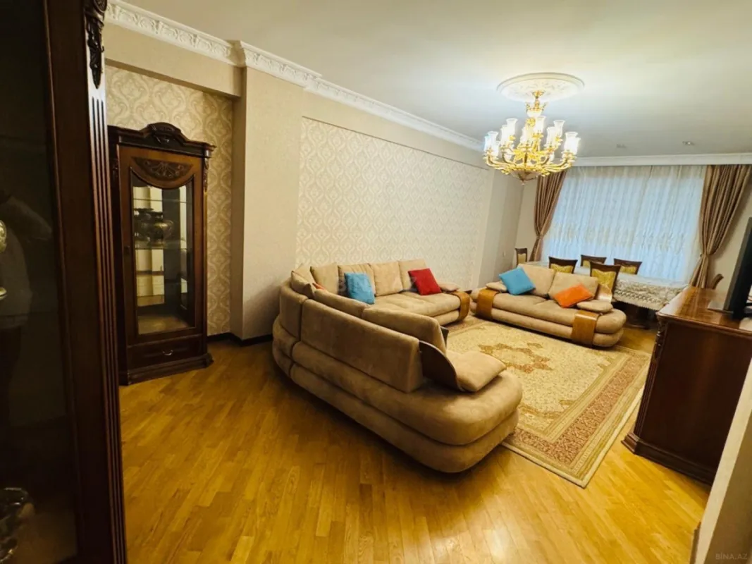 Kirayə verilir 3 otaqlı mənzil 135 m²