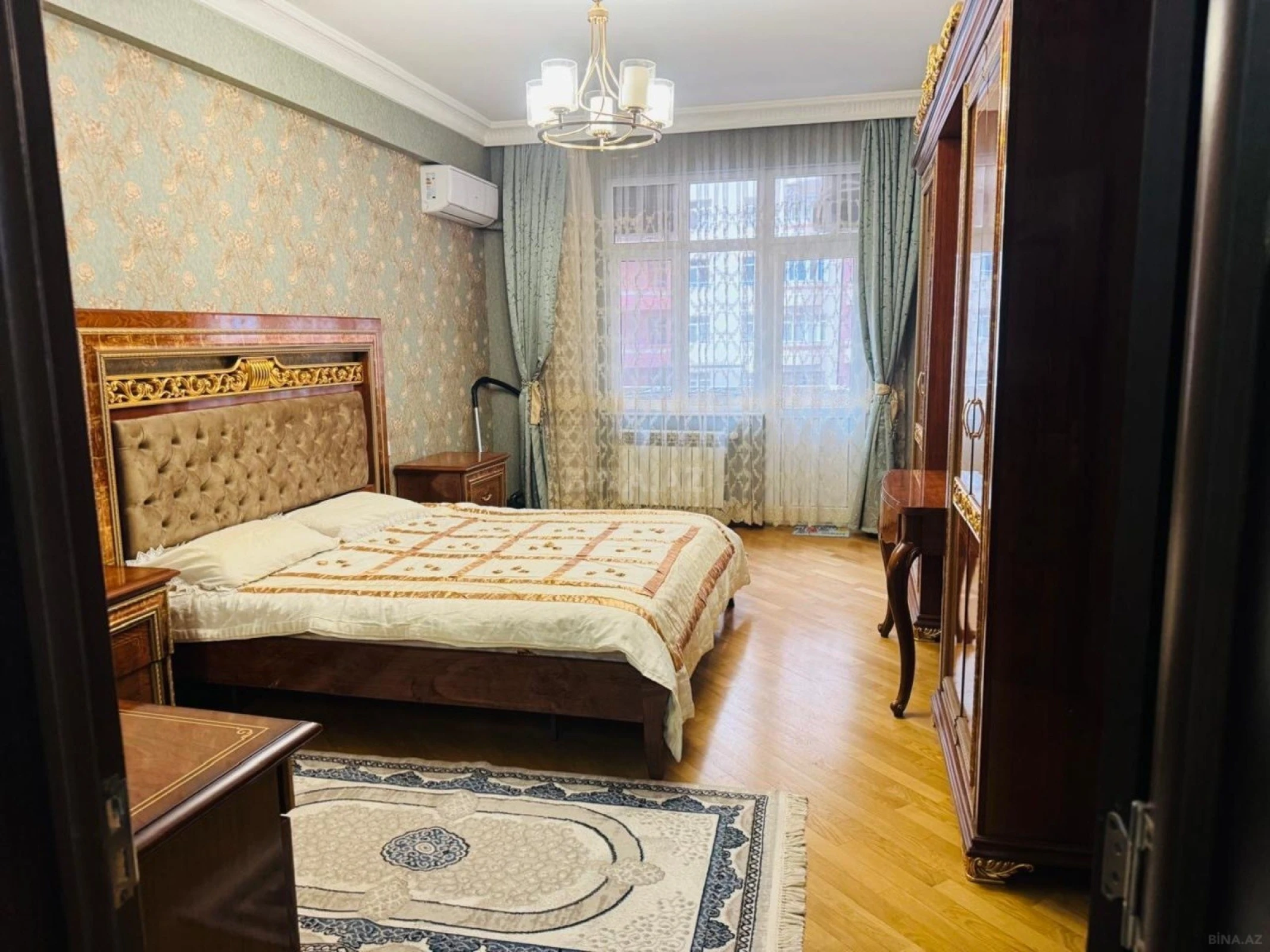 Kirayə verilir 3 otaqlı mənzil 135 m²