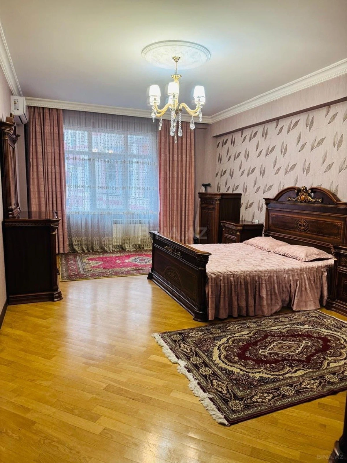 Kirayə verilir 3 otaqlı mənzil 135 m²