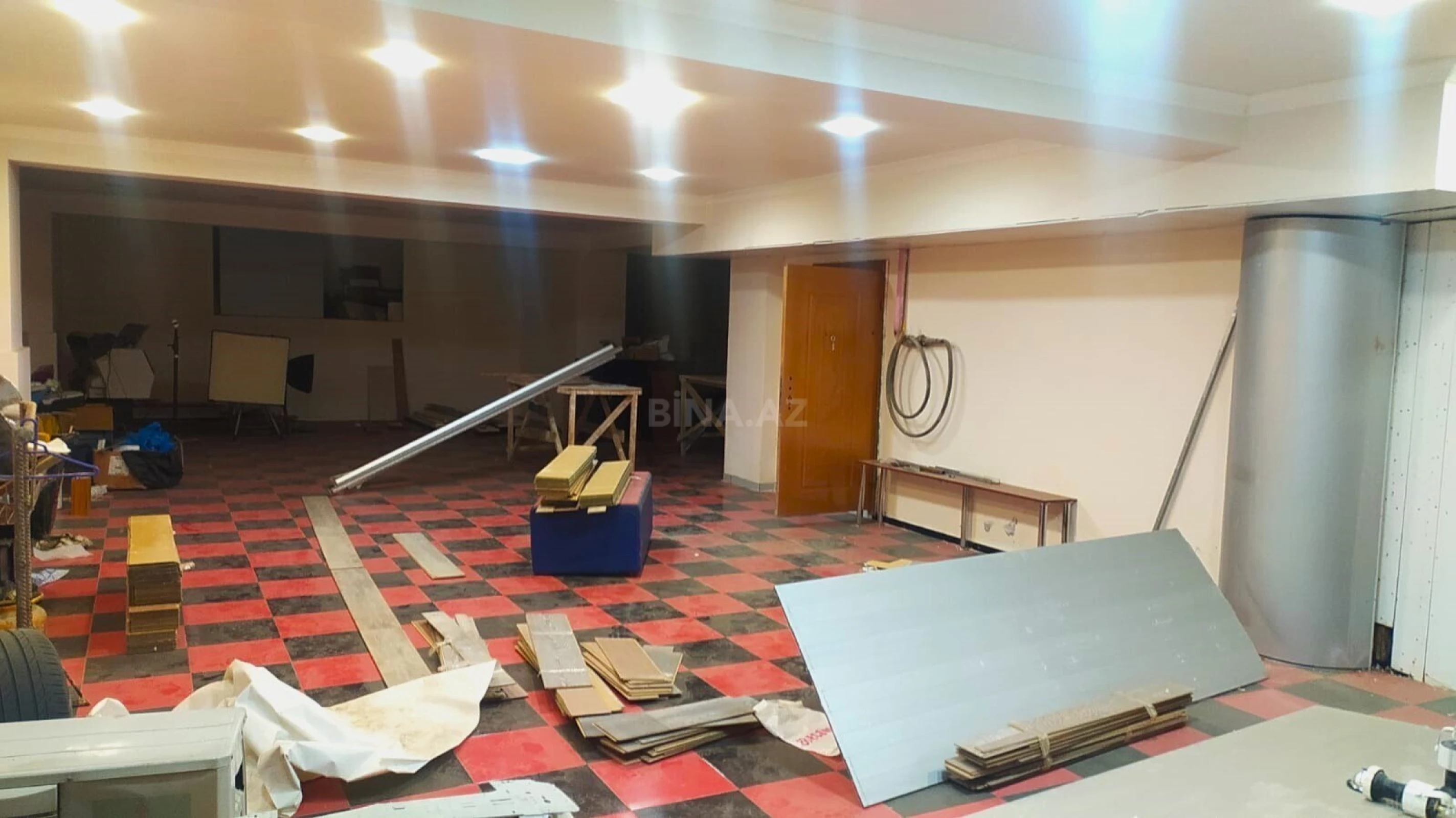 Kirayə verilir obyekt 200 m²