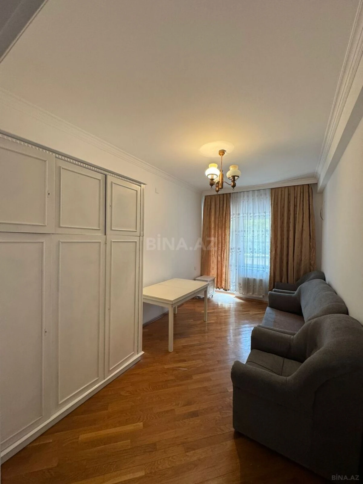 Kirayə verilir 2 otaqlı mənzil 100 m²