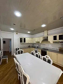 Kirayə verilir 2 otaqlı mənzil 100 m²