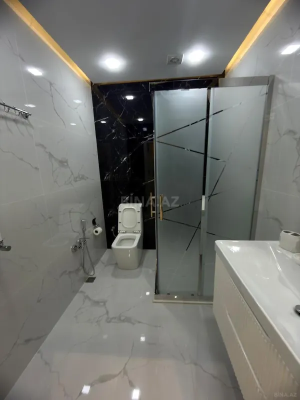 Kirayə verilir 2 otaqlı mənzil 96 m²