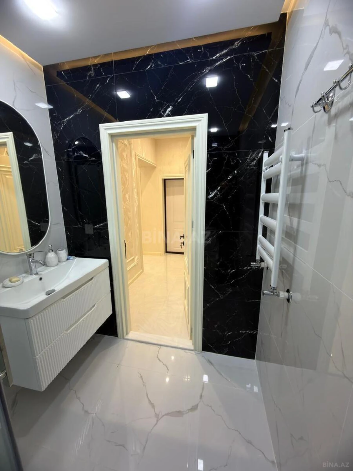 Kirayə verilir 2 otaqlı mənzil 96 m²