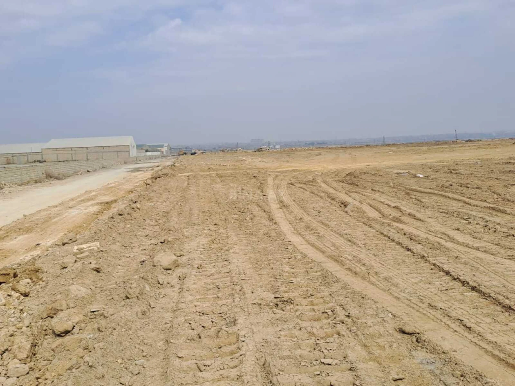 Satılır torpaq sahəsi 200 m²