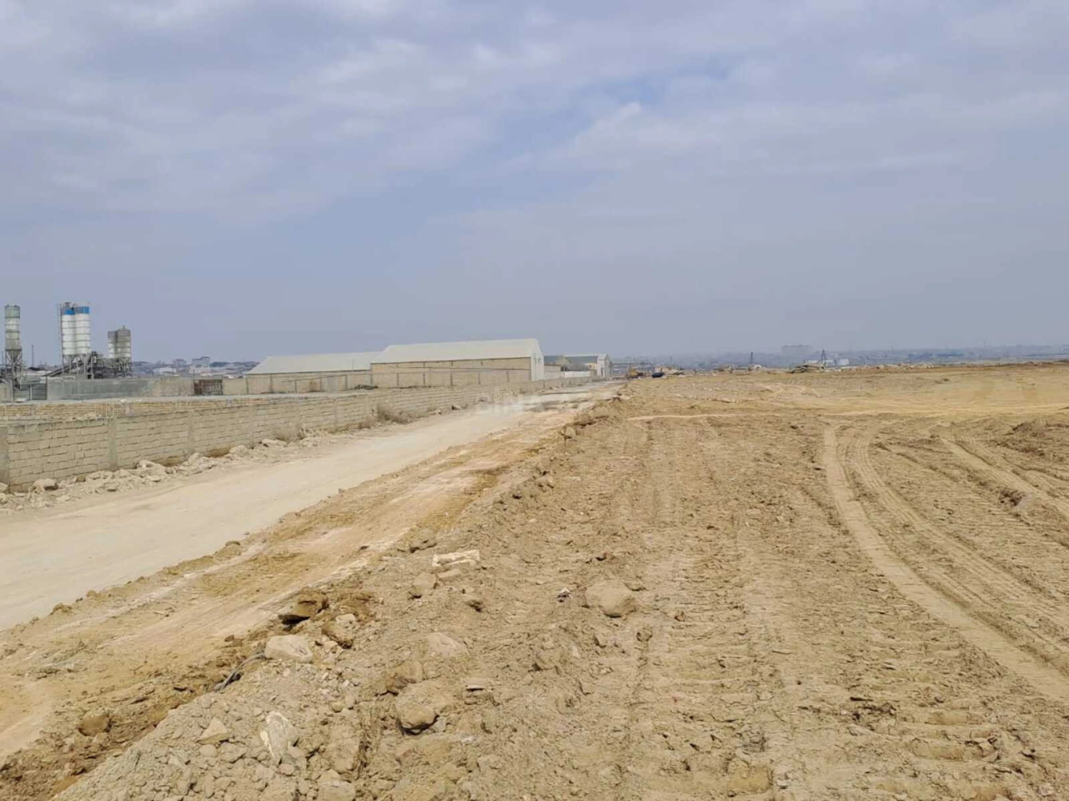 Satılır torpaq sahəsi 200 m²