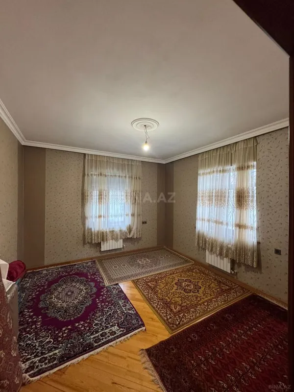Satılır 6 otaqlı həyət evi 300 m²