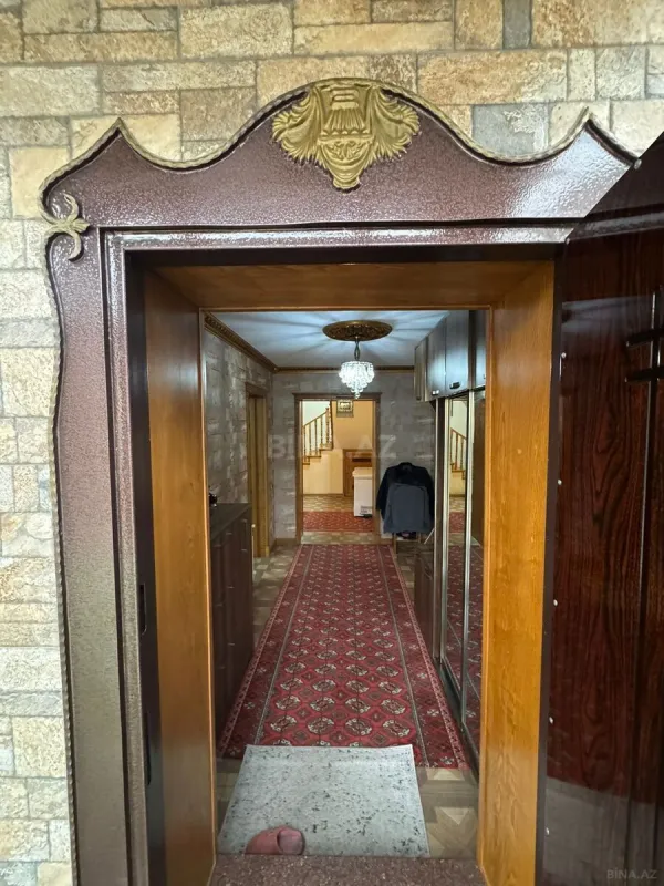 Satılır 6 otaqlı həyət evi 300 m²