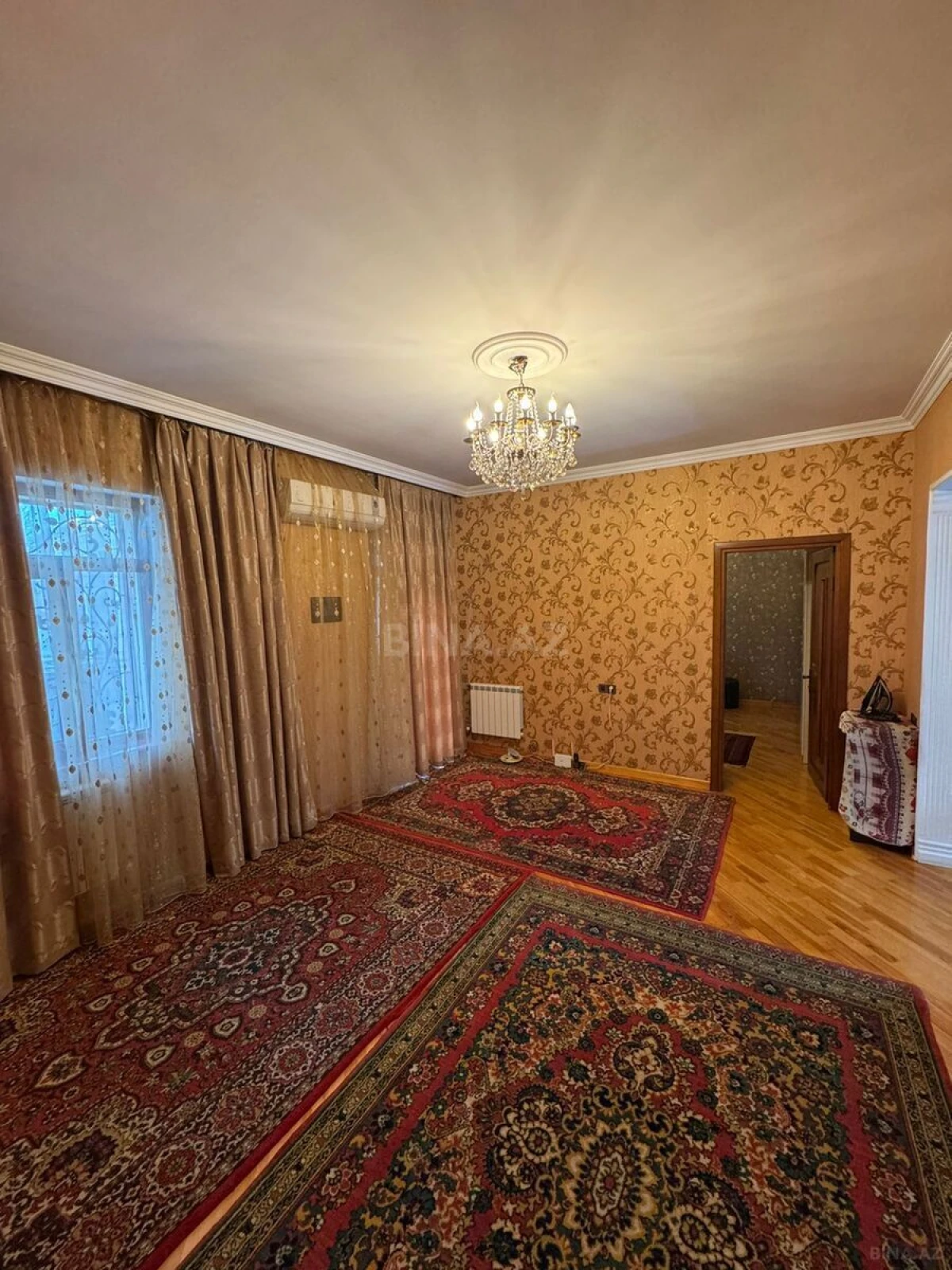 Satılır 6 otaqlı həyət evi 300 m²