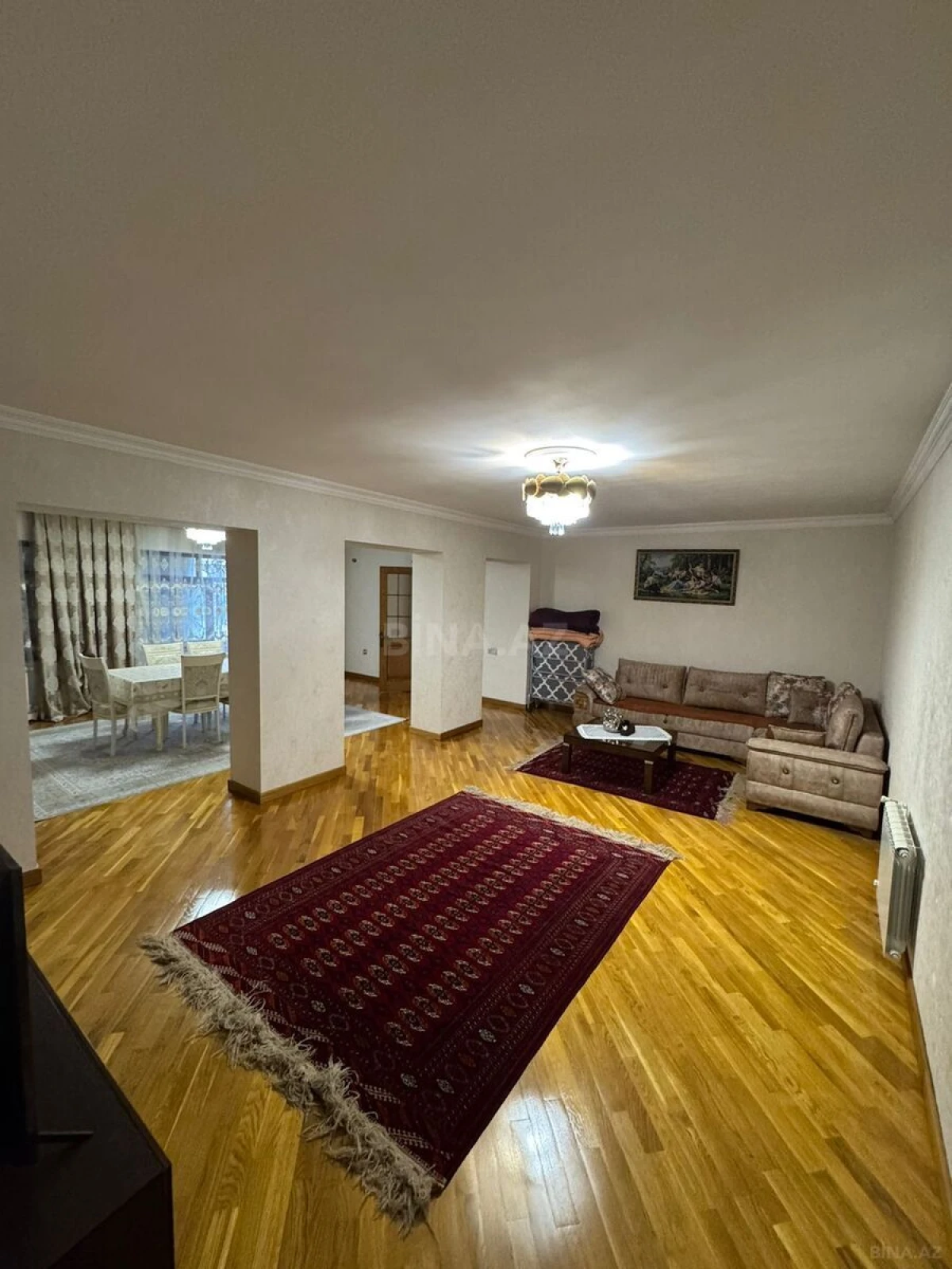 Satılır 6 otaqlı həyət evi 300 m²