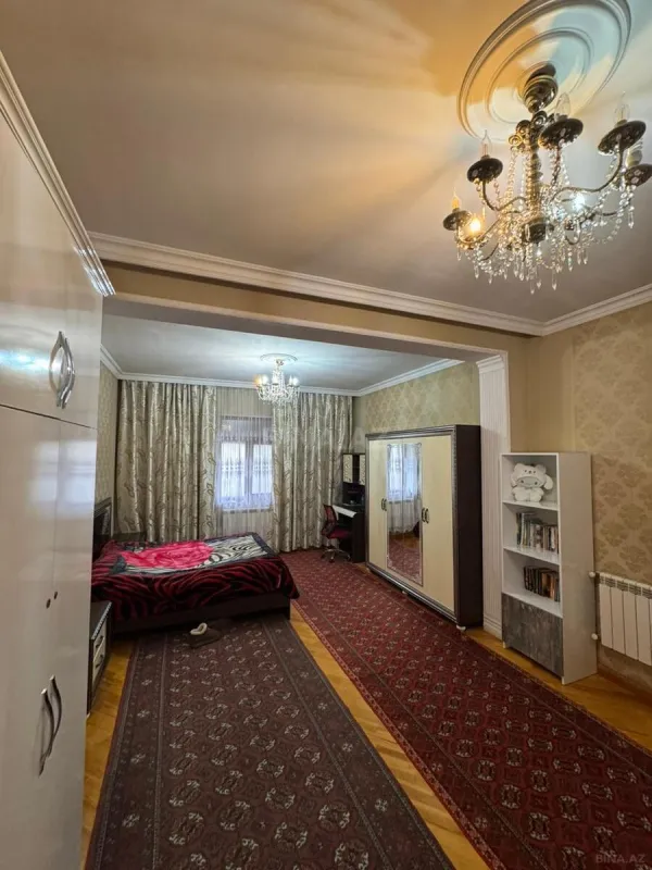 Satılır 6 otaqlı həyət evi 300 m²
