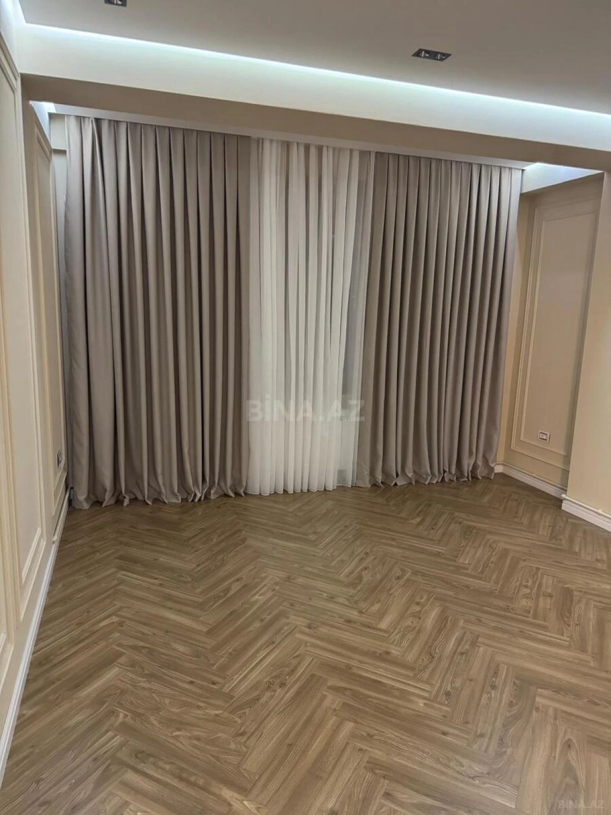Satılır 2 otaqlı mənzil 80 m²