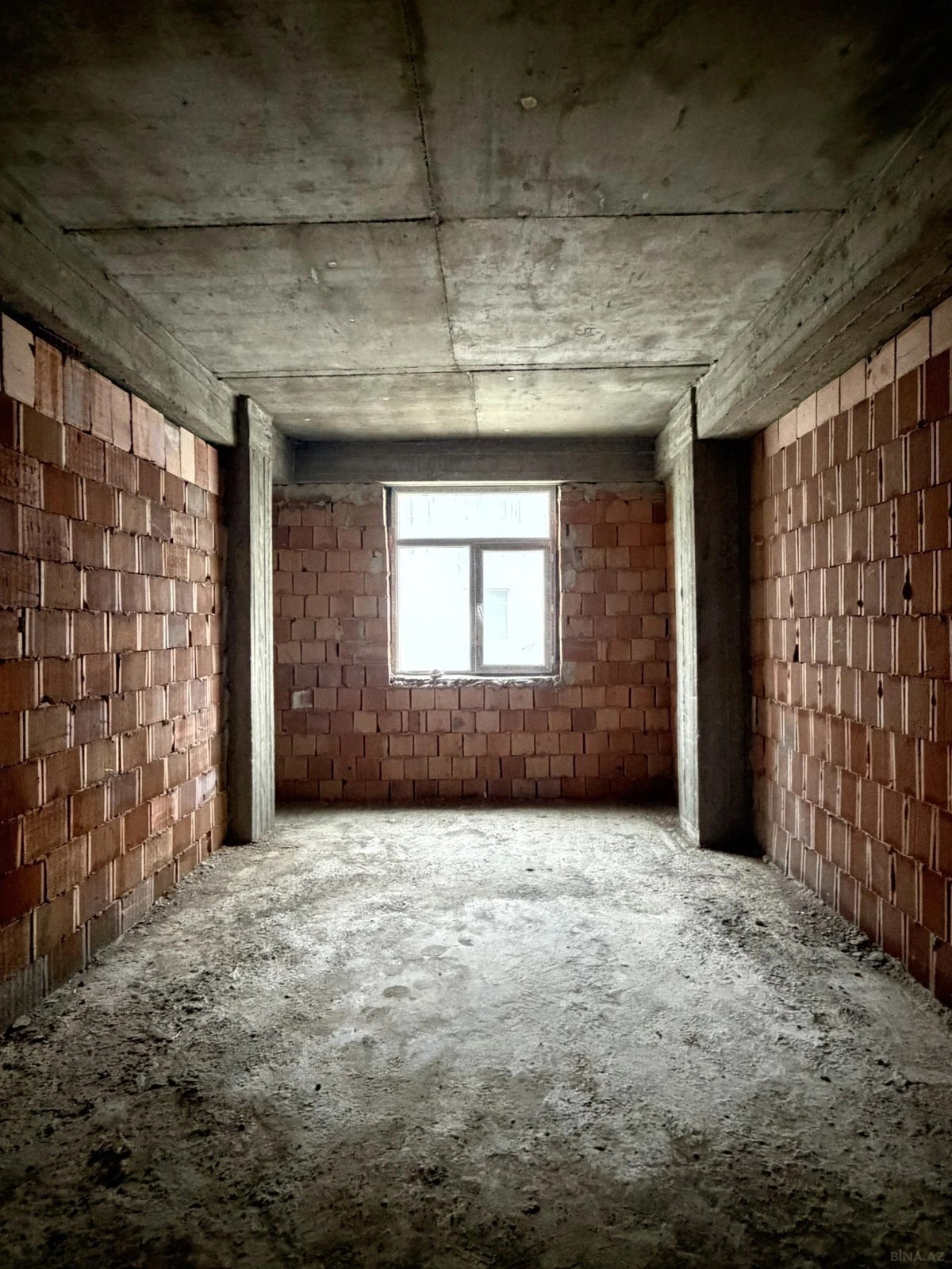 Satılır 2 otaqlı mənzil 78 m²