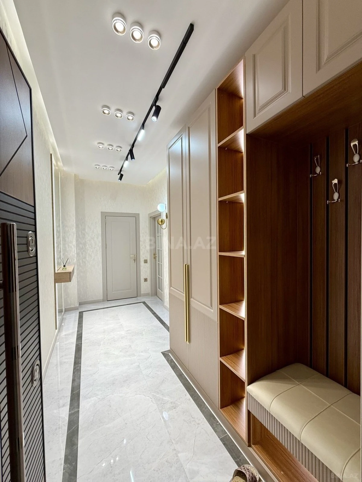 Satılır 2 otaqlı mənzil 53 m²